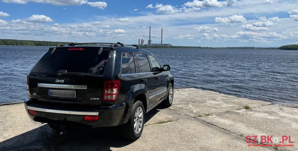 2007' Jeep Grand Cherokee photo #3