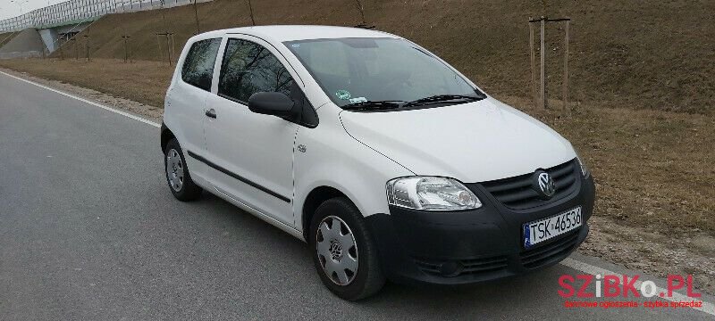 2010' Volkswagen Fox photo #1