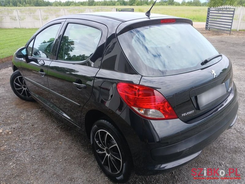 2011' Peugeot 207 1.4 Presence photo #3