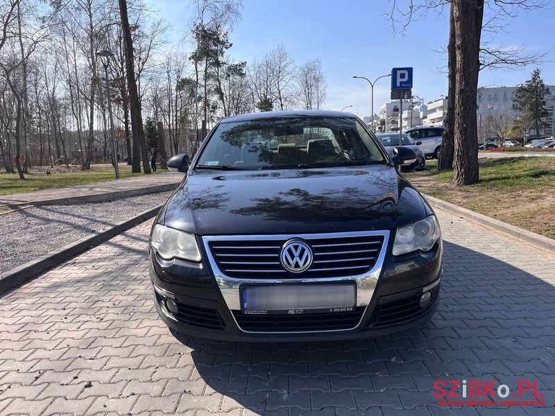 2008' Volkswagen Passat photo #3