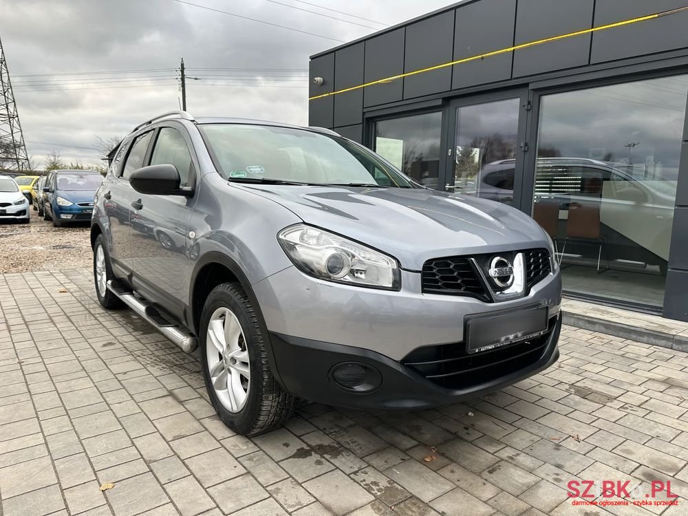 2010' Nissan Qashqai 2.0 Tekna photo #3