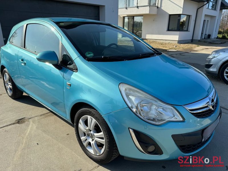 2011' Opel Corsa photo #3