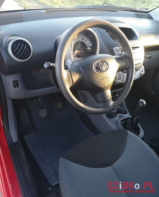 2008' Toyota Aygo photo #5
