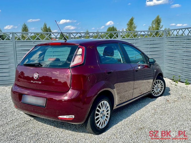 2012' Fiat Punto Evo photo #3