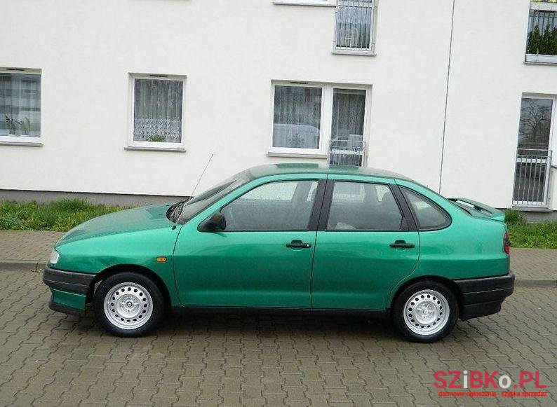 1995' SEAT Cordoba photo #1