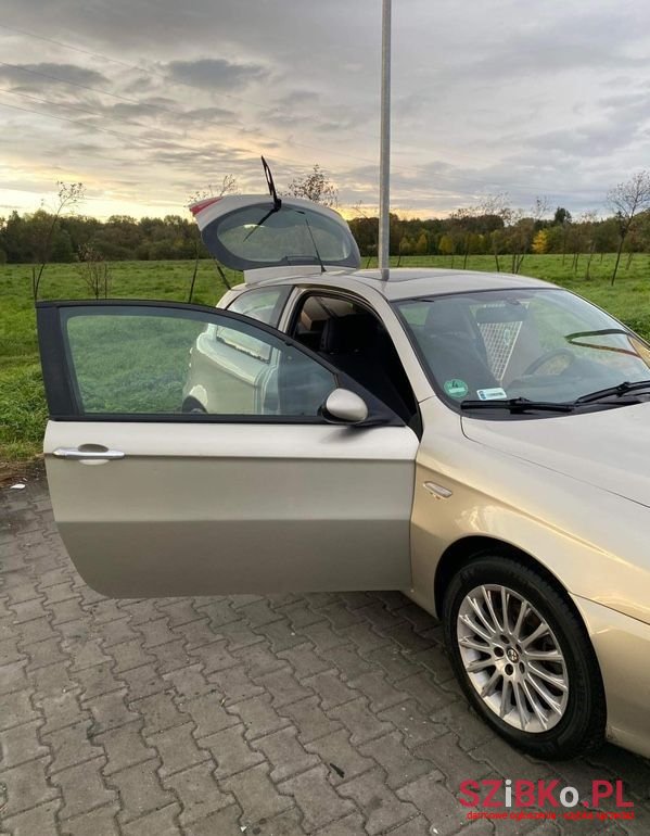 2006' Alfa Romeo 147 photo #4