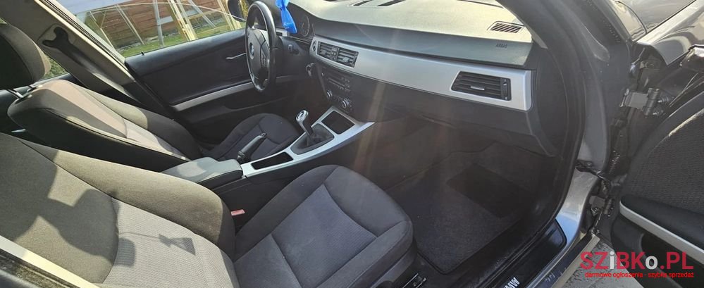 2009' BMW 3 Series 318I Edition Lifestyle photo #4