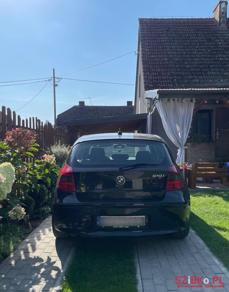 2006' BMW 1 Series 120I photo #3