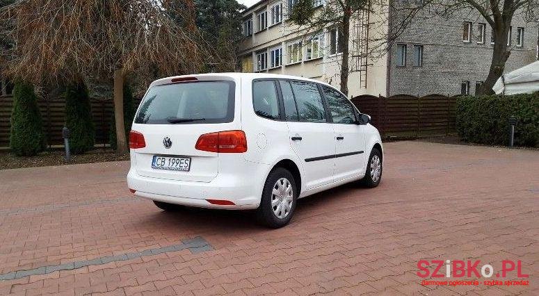 2013' Volkswagen Touran photo #1