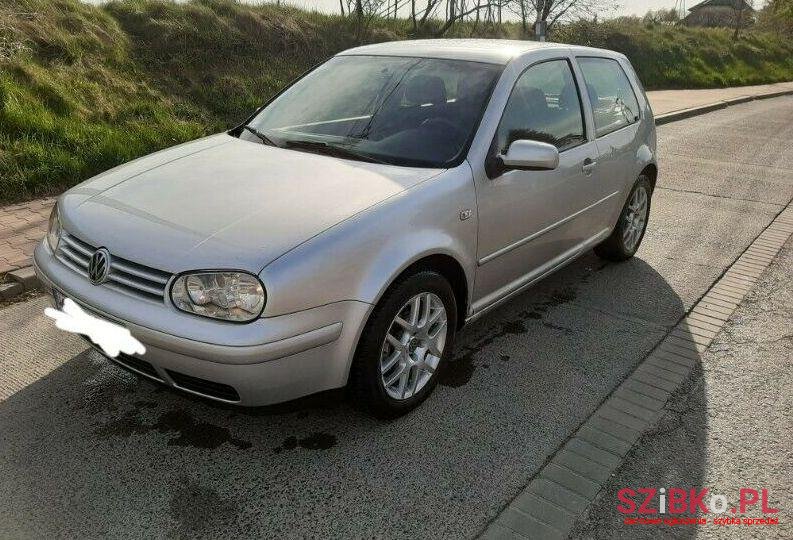 2001' Volkswagen Golf photo #1