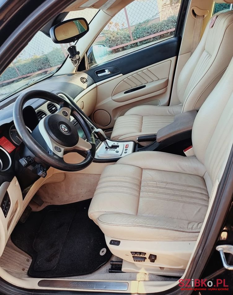 2006' Alfa Romeo 159 1.9Jtdm Q-Ti photo #2