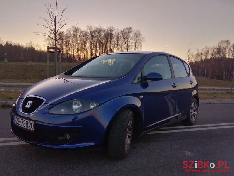 2004' SEAT Altea photo #2