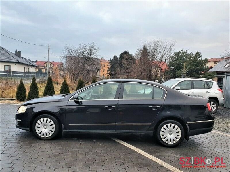 2007' Volkswagen Passat photo #5