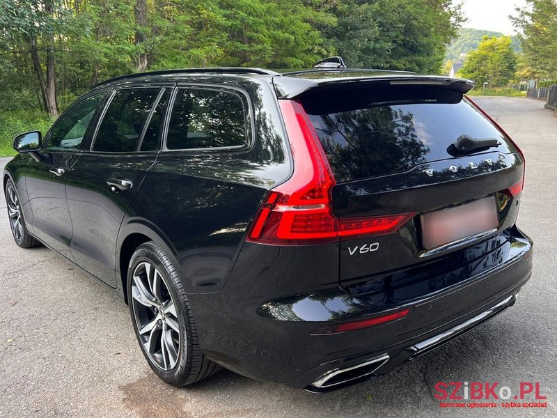 2021' Volvo V60 B4 D photo #6