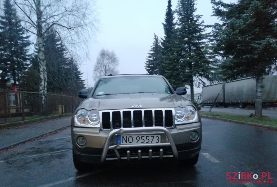 2007' Jeep Grand Cherokee photo #1