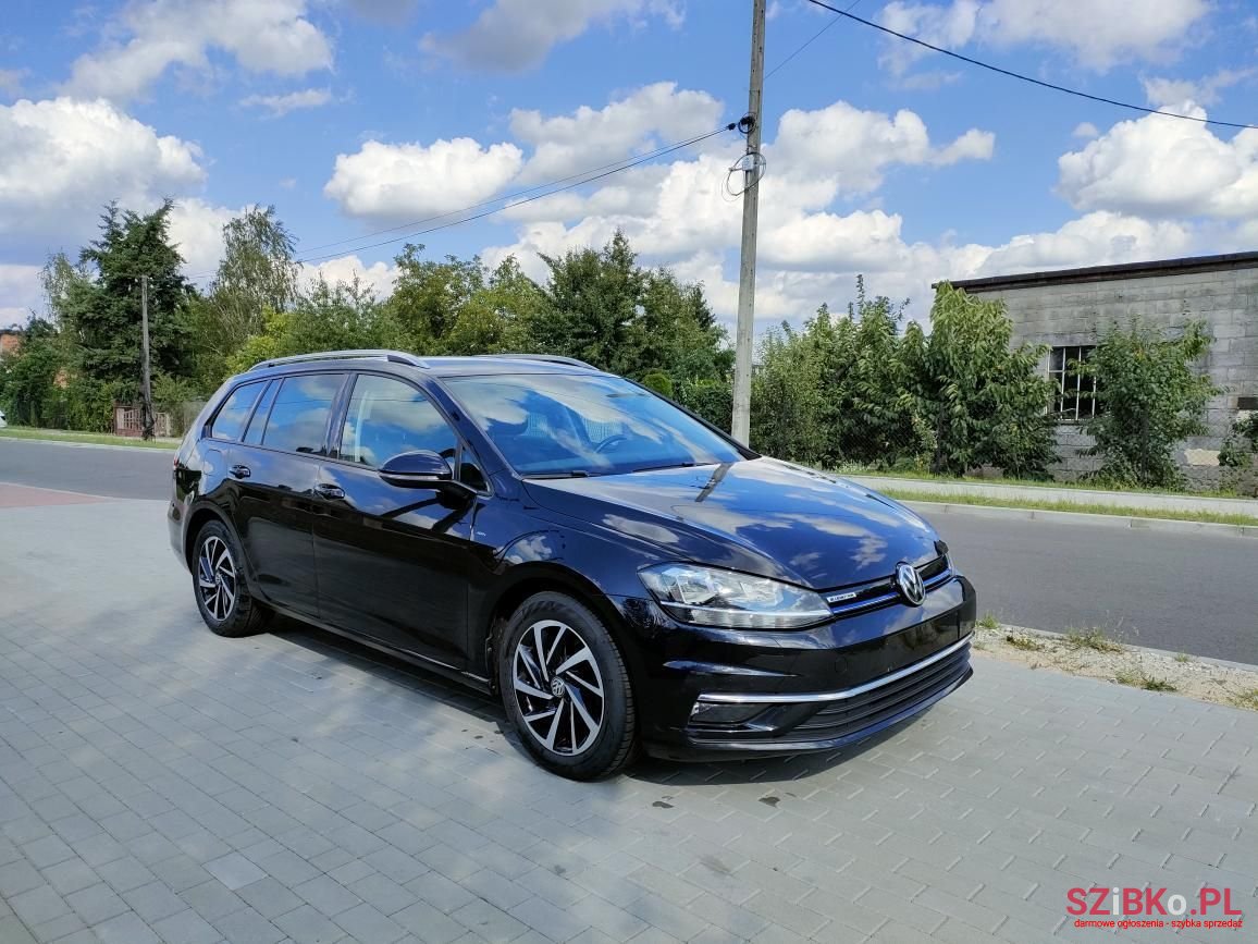 2018' Volkswagen Golf photo #2