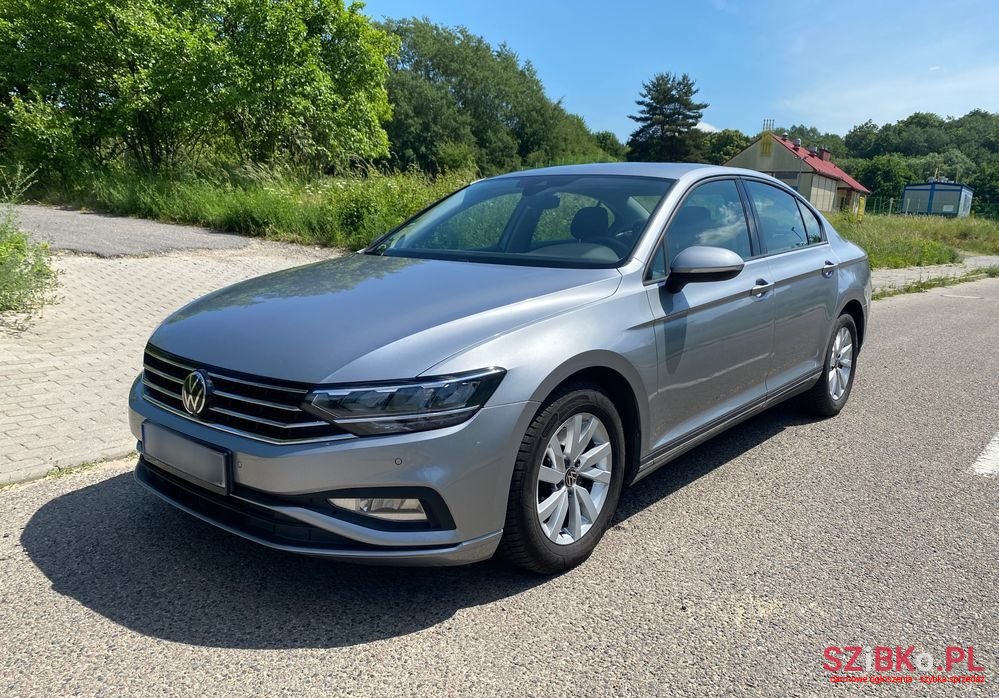2020' Volkswagen Passat photo #2