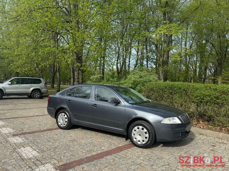 2011' Skoda Octavia 1.6 photo #2