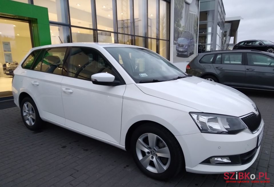 2016' Skoda Fabia photo #2