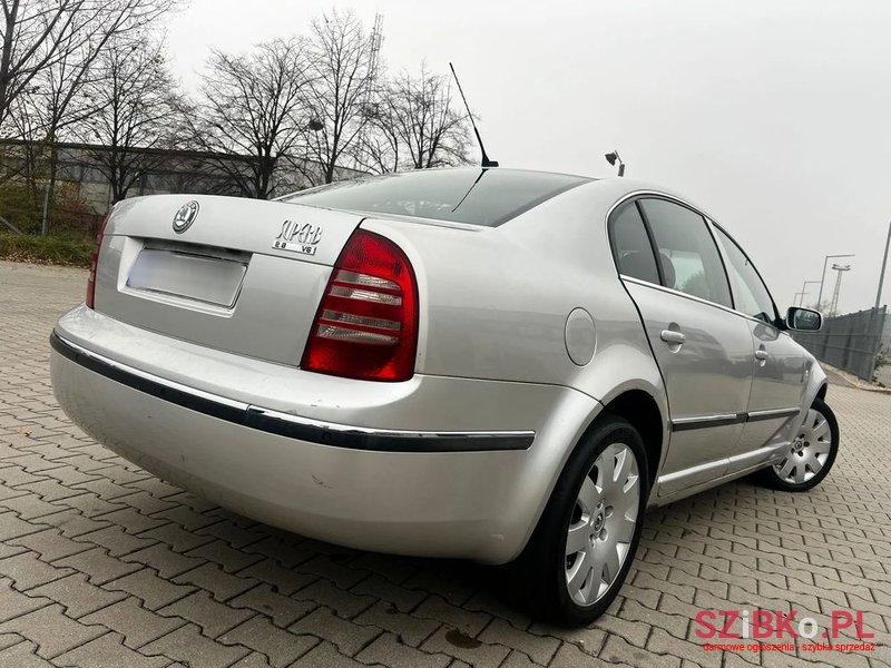 2003' Skoda Superb 2.8 V6 Platinum photo #5