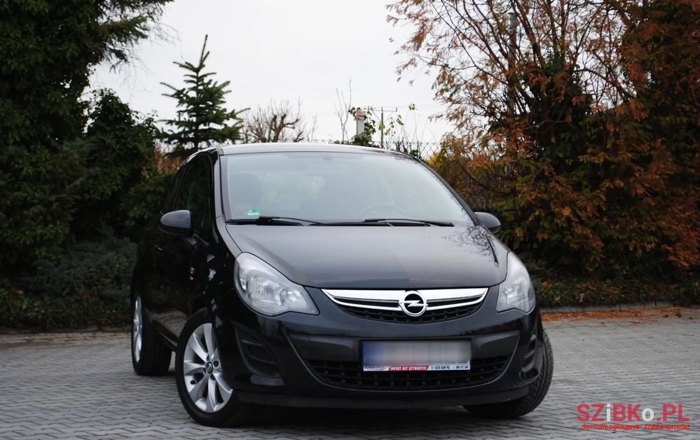 2013' Opel Corsa photo #2
