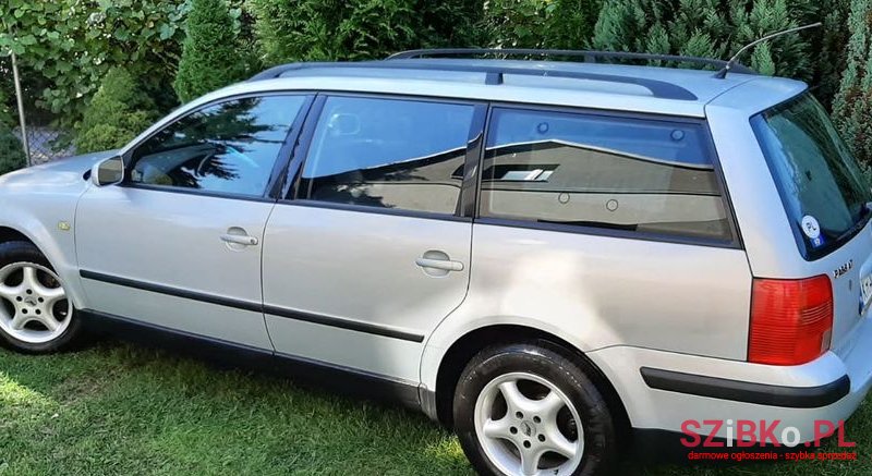 1998' Volkswagen Passat photo #6