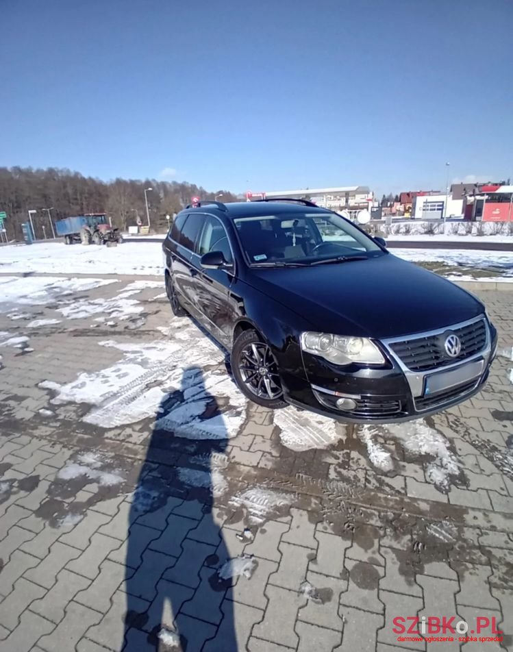 2010' Volkswagen Passat photo #3
