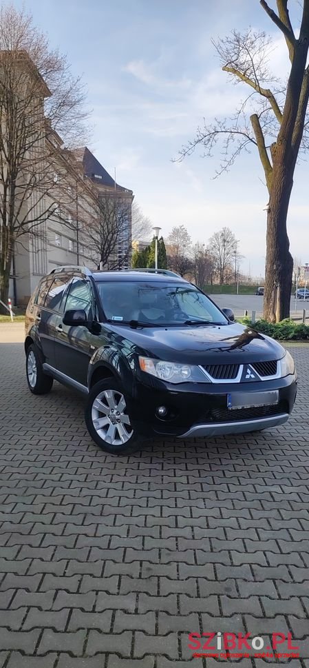 2008' Mitsubishi Outlander photo #2