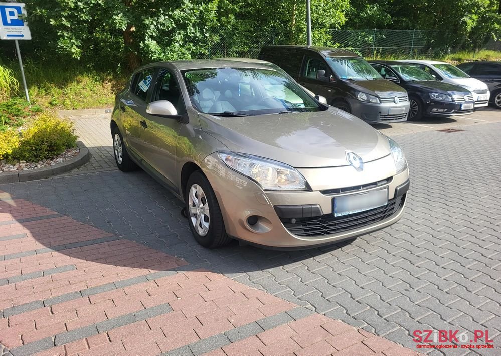 2009' Renault Megane photo #2