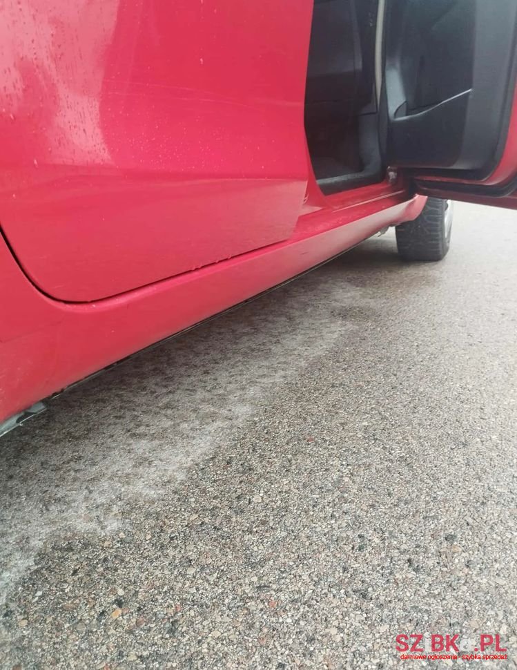 2010' Toyota Yaris 1.0 Active photo #4