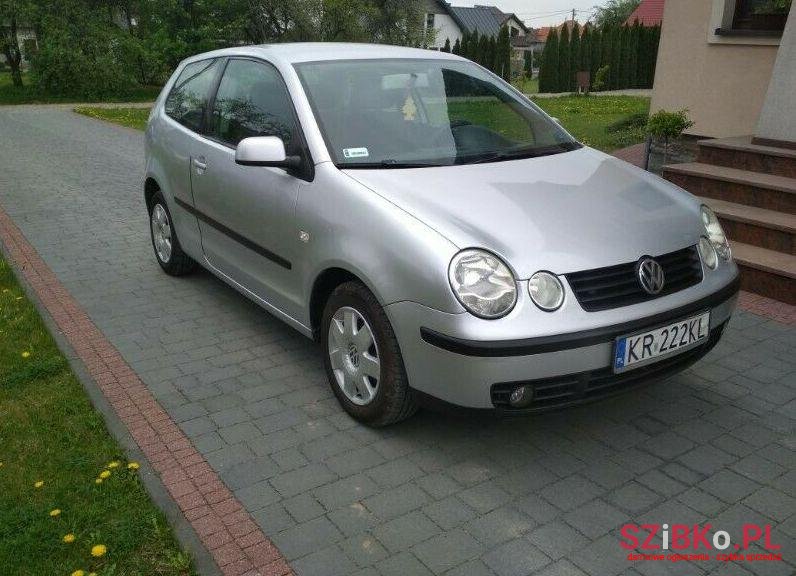 2002' Volkswagen Polo photo #1