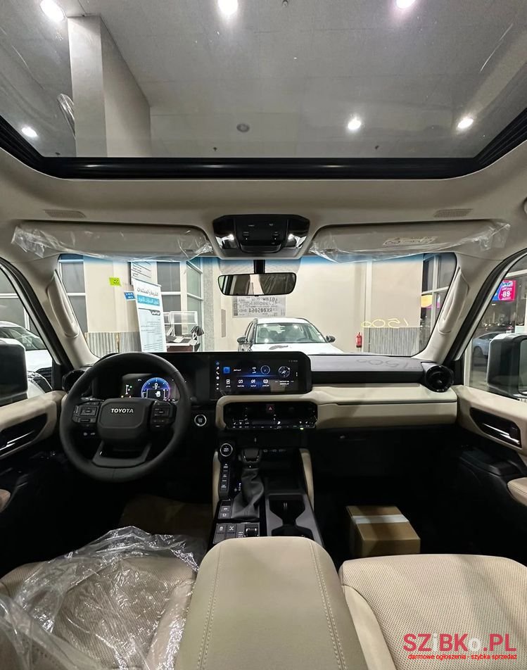 2024' Toyota Land Cruiser photo #6