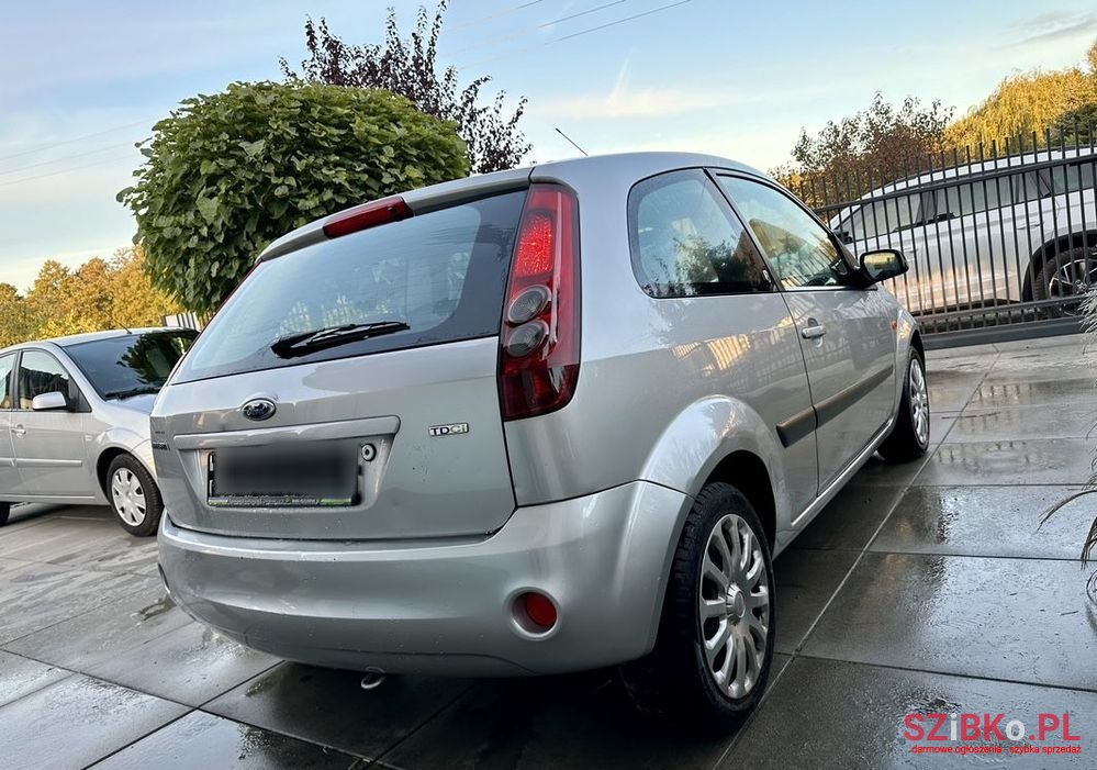 2007' Ford Fiesta photo #5