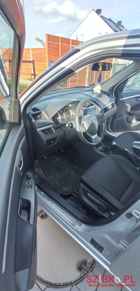 2010' Suzuki Swift 1.2 Comfort photo #2