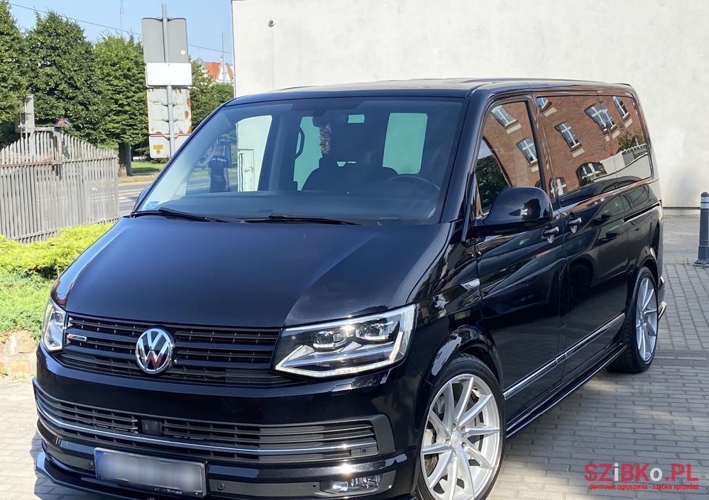 2017' Volkswagen Multivan photo #2