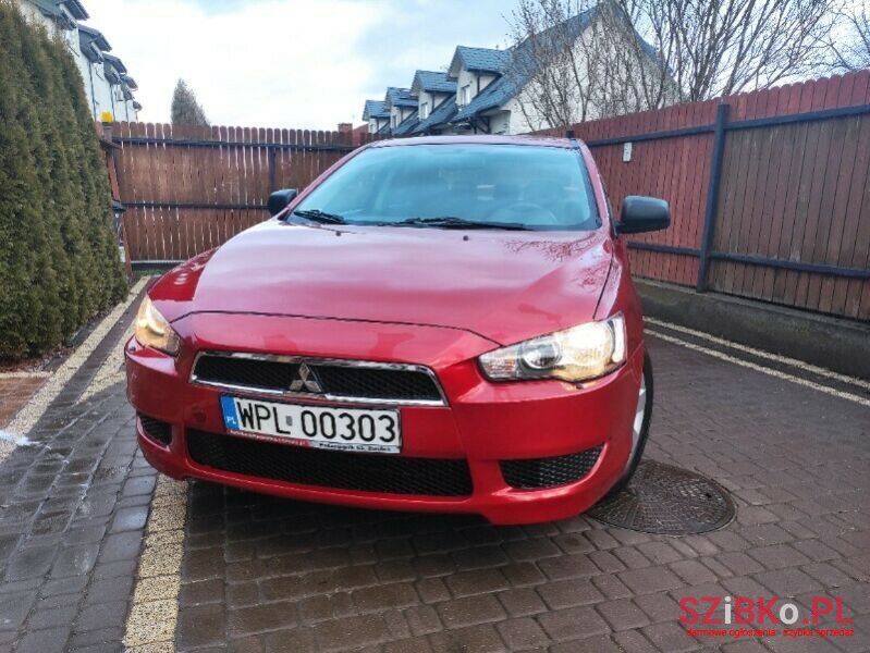 2010' Mitsubishi Lancer photo #4