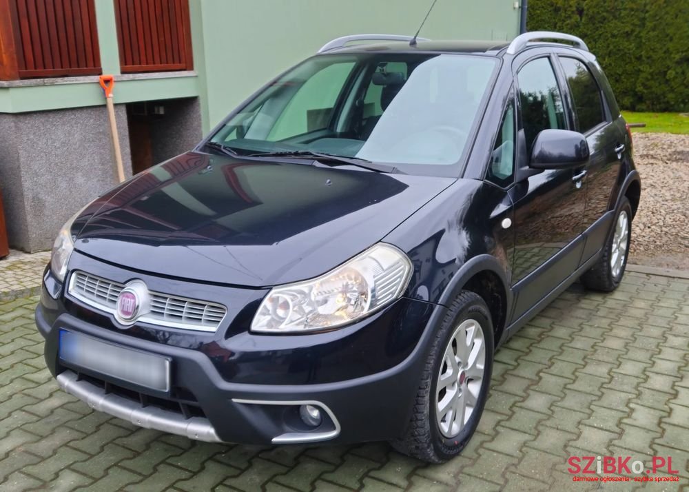 2009' Fiat Sedici photo #1