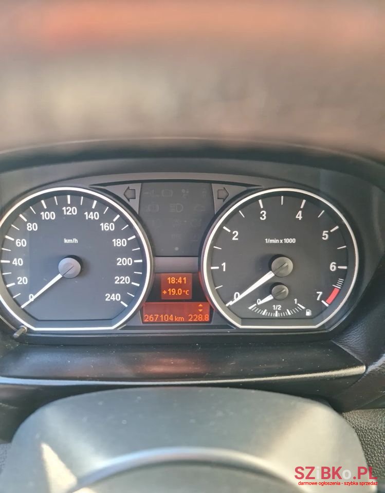 2008' BMW 1 Series 116I photo #6