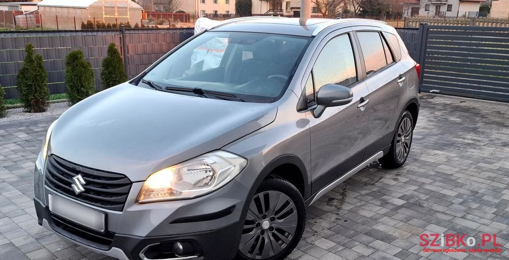 2013' Suzuki SX4 S-Cross photo #2