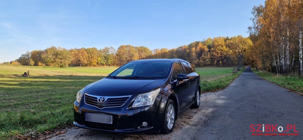 2011' Toyota Avensis 2.0 D-4D 2010 photo #1