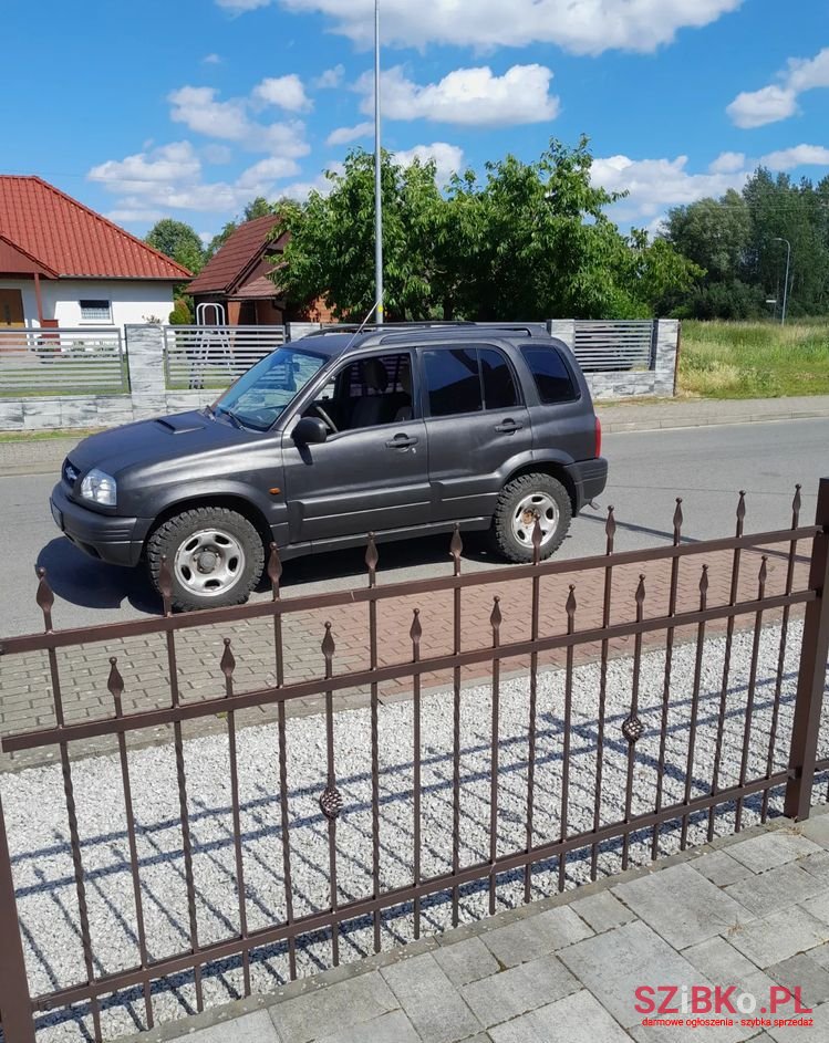 1999' Suzuki Grand Vitara 2.0 Td photo #2