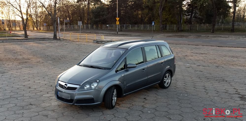 2007' Opel Zafira 1.9 Cdti Cosmo photo #5