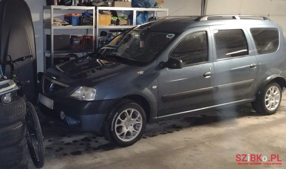 2008' Dacia Logan photo #5