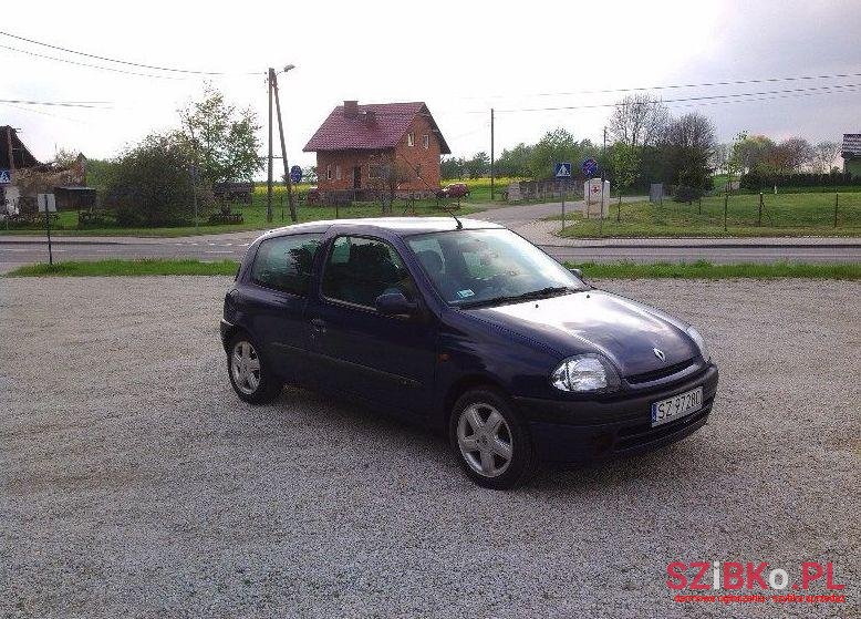2000' Renault Clio photo #2