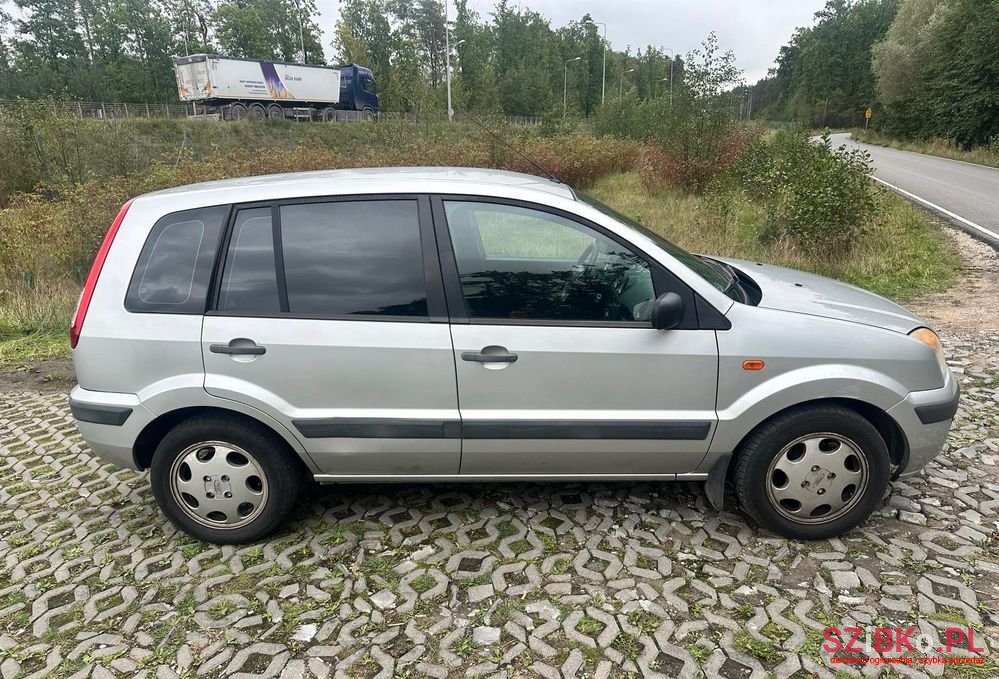 2006' Ford Fusion photo #2