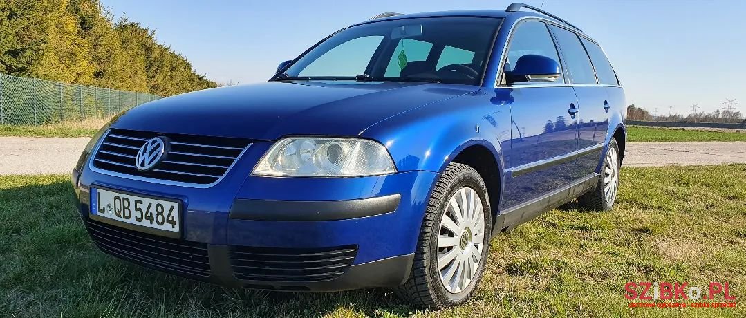 2004' Volkswagen Passat photo #2