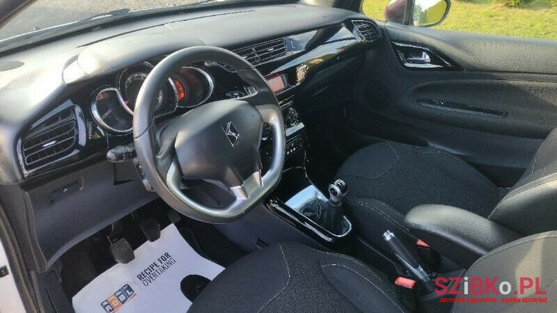 2010' Citroen DS3 photo #3