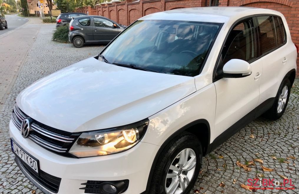 2012' Volkswagen Tiguan photo #6