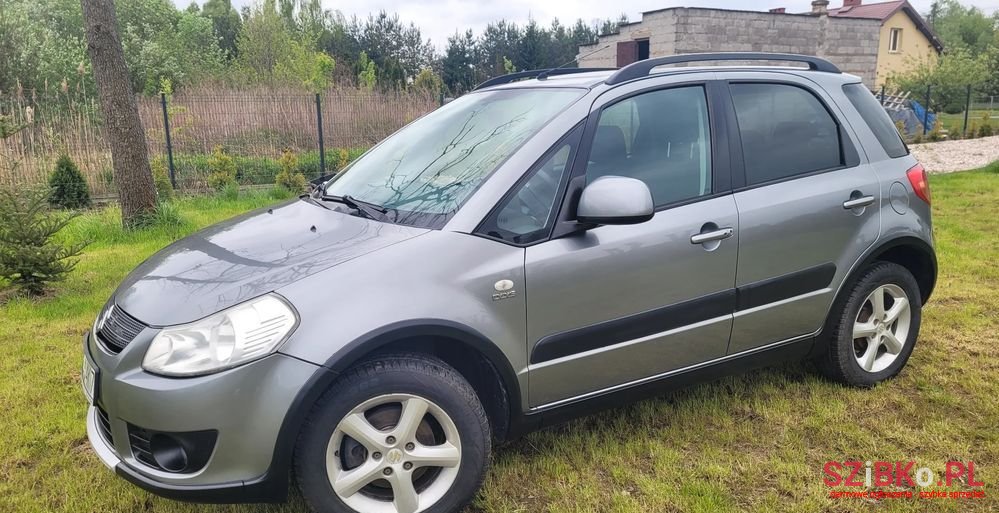 2009' Suzuki SX4 photo #2