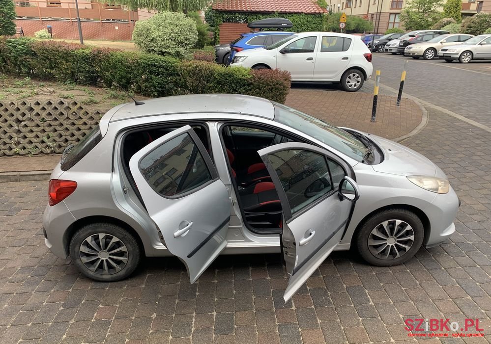 2008' Peugeot 207 1.4 16V Sporty photo #6